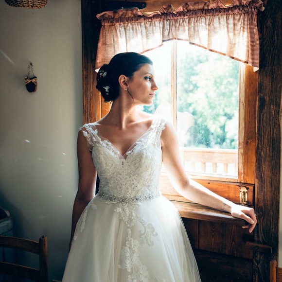 Wedding Dress - Picture 2 of 3